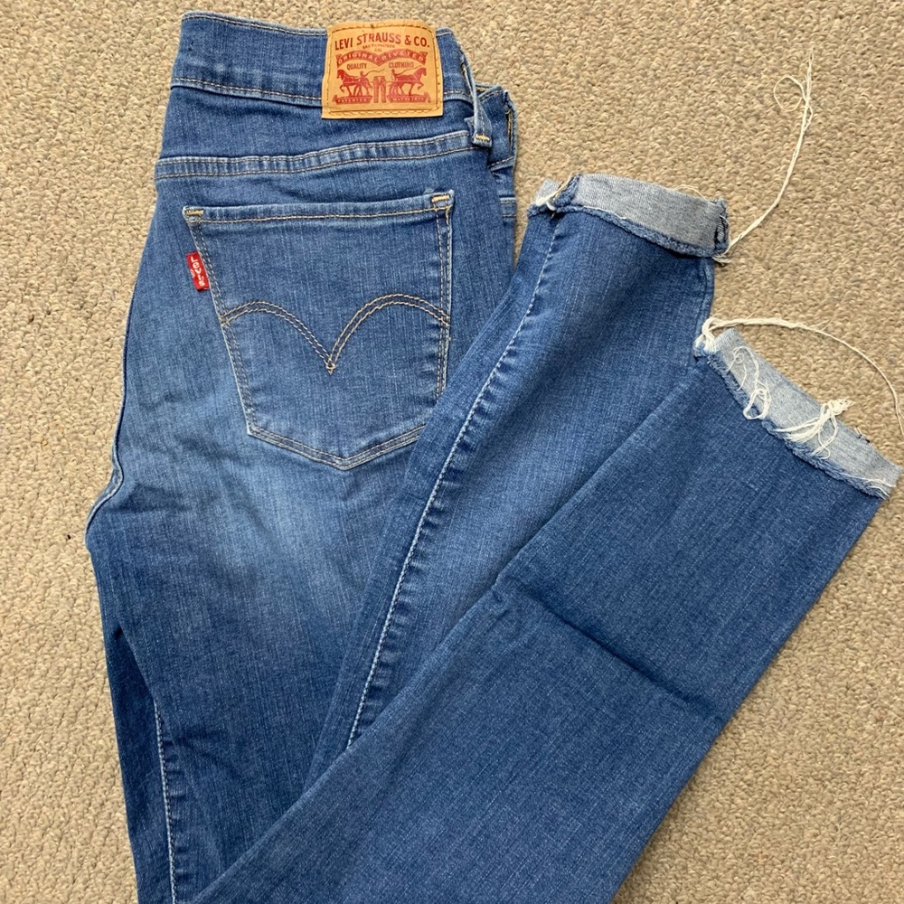 Distressed Levi skinny jeans
